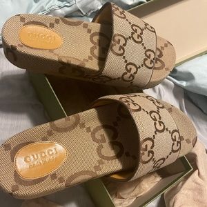 Gucci flip flops